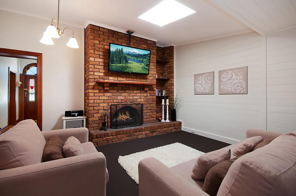 Historic Central Cottage In Warrnambool Room photo